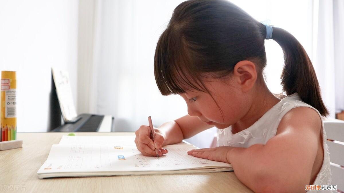 小孩学什么可以培养专注力,班主任:要想孩子学习好,专注力和内驱力不可少,内附方法