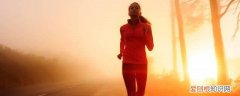 冬天跑步的女生 冬天跑步注意事项女生身高《冬天跑步哪些注意事项女生身高》