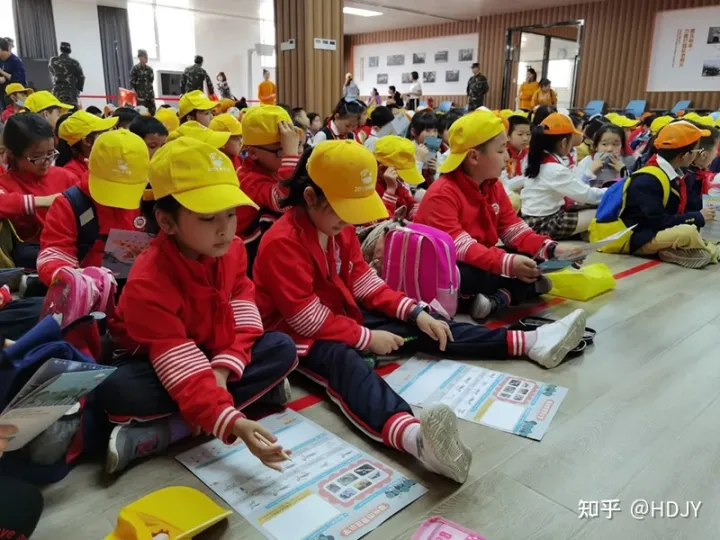 关于爱鸟护鸟的句子有哪些，爱鸟始于心，护鸟在于行！福州麦顶小学鸟类科普研学活动！