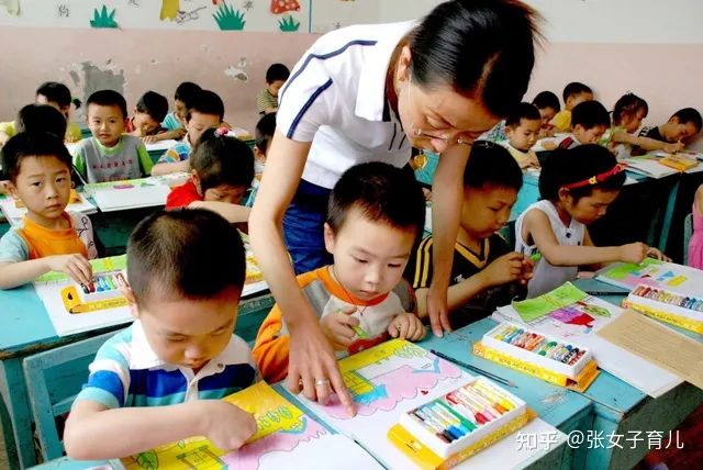 怎样培养孩子专注力?，如何培养孩子的专注力？除了避免2大误区外，这4个办法效果好