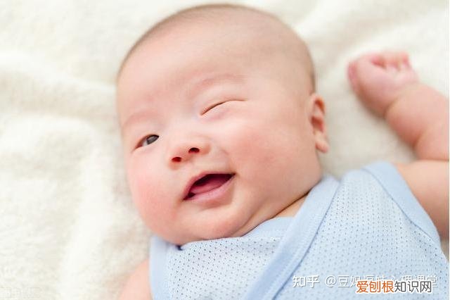 婴儿的专注力，专注力是孩子未来学习及工作成功的重要能力 ，注意力从宝宝出生起就要开始训练，锻炼平衡觉的方法 。