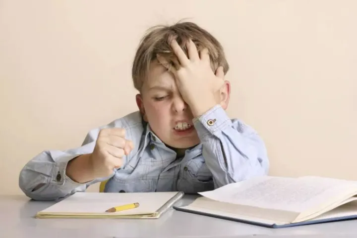 什么方法可以训练孩子的专注力，专注力，影响孩子将来的学习能力！4种方式训练孩子专注力