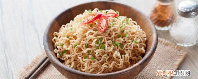 常吃方便面的坏处 吃方便面的好处和坏处