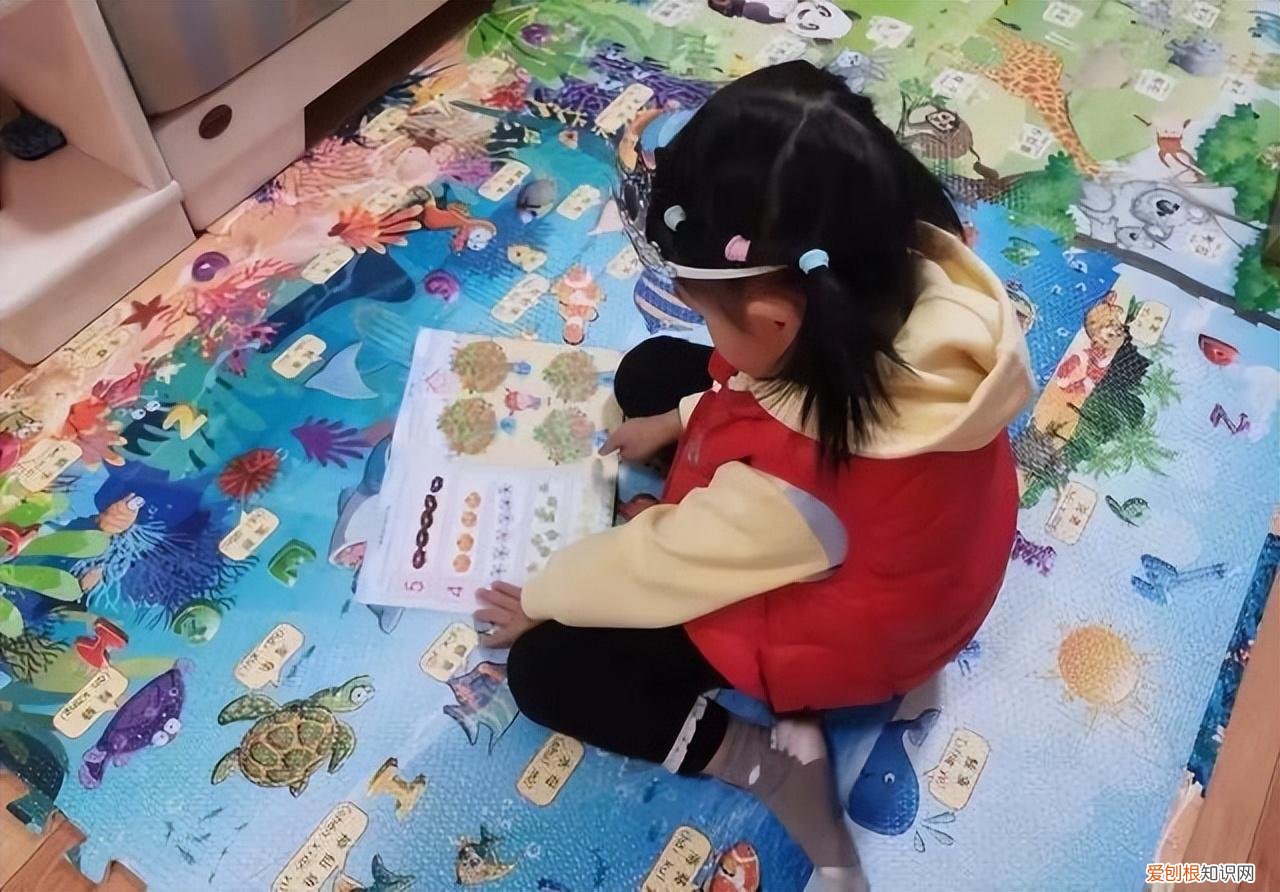千万别让爸爸带娃的说说，懒爸爸带娃有一套，用3个“笨办法”，让孩子专注力飙升，太佩服