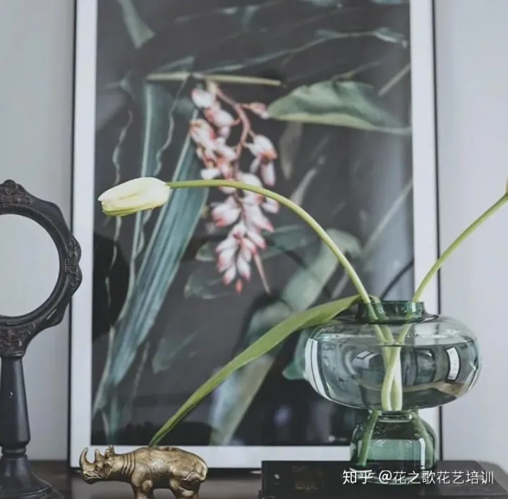 花材和花束，花艺基础知识|等待是为了更好的相逢，必备收藏的花材养护攻略！