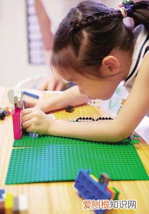 怎么训练小孩子的专注力,孩子专注力差?家长不用打不用骂,学会5个训练方法就能轻松搞定