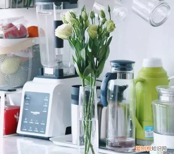 传统插花的六大容器，插花：不会挑合适的容器？按照这些要求选花瓶，养花方便又美观