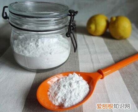 养花叶子干枯怎么处理，老花农透露的5个小偏方，养啥花都旺，叶子嗖嗖长！