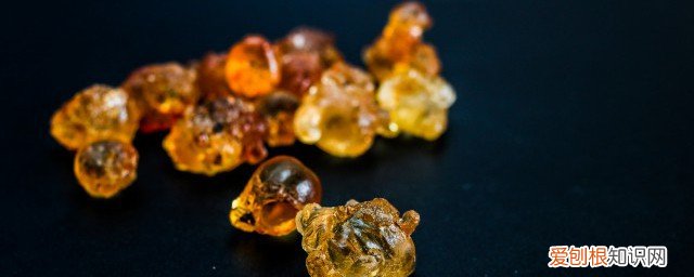 吃桃胶对人体有什么好处 吃桃胶的好处与坏处