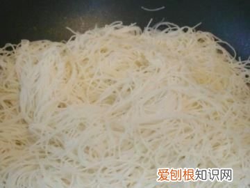 炒米粉怎么泡，炒米粉冷水泡还是热水泡,泡多长时间