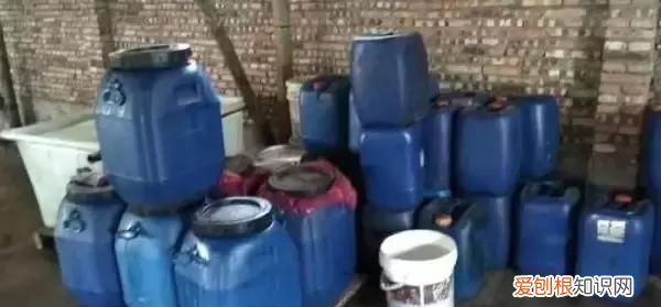 怎样去除鸡爪里的双氧水,泡过双氧水的鸡爪可以吃吗