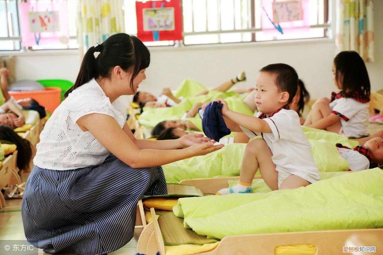 帮助幼儿做好入学前的准备，9月入园的宝宝们，这3个能力再不学会就晚了！幼儿园园长建议