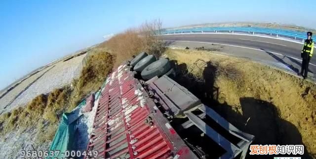 定武高速半挂车事故,沈海高速大型半挂车侧翻