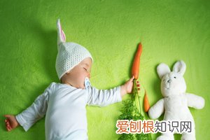 新生儿一晚都在怪叫怎么回事 ，新生儿怪叫是怎么回事