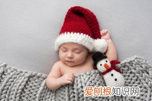 宝宝趴着屁股翘起来睡怎么回事 ,宝宝突然撅着屁股趴着睡觉的原因