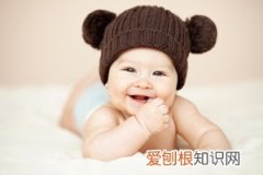 满月小孩为什么老是哭 ，满月小孩为什么老是哭闹不睡觉