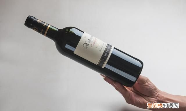 买红酒怎么选择比较好 买红酒怎样挑选真正的红酒