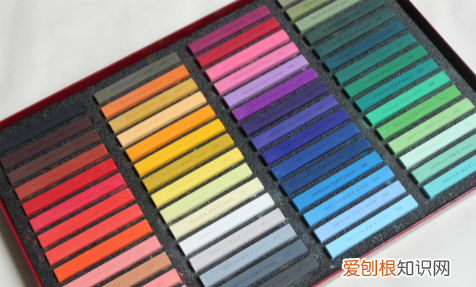 色粉颜料的成分是什么，红色颜料的主要成分是什么