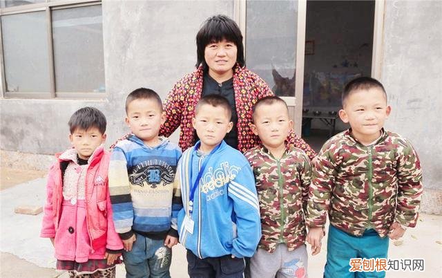 35岁产妇执意生5胞胎,养育19年后坦言:如果重选,一个都不要