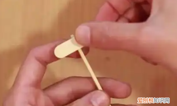 如何做蛛丝发射器，怎么用胶水做蜘蛛丝