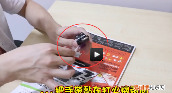如何做蛛丝发射器，怎么用胶水做蜘蛛丝