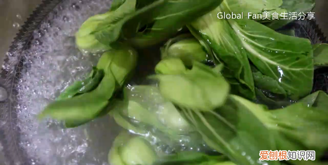 油泼面怎么自己在家做简单 油泼面在家就能做简单易学