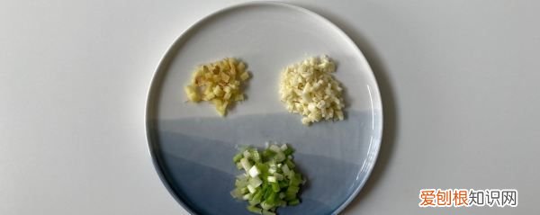 虾仁西兰花的做法,芹菜炒虾仁的家常做法