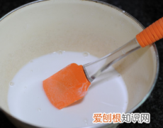 新肠粉机粘盘怎么回事，肠粉米浆怎么老是不粘盘
