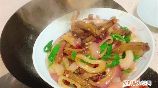 辣椒炒牛肉怎么炒好吃又嫩窍门 家常辣椒炒牛肉的做法
