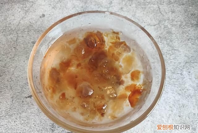 桃胶银耳莲子羹适合什么季节吃