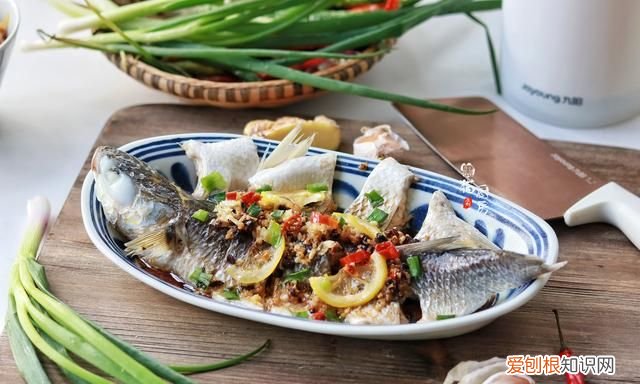 蒸鱼的时候放什么去腥,蒸鱼怎么去腥最好吃