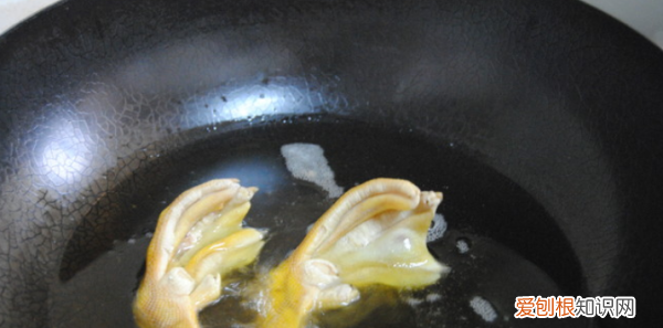 鸭脚板炖汤怎么做好吃