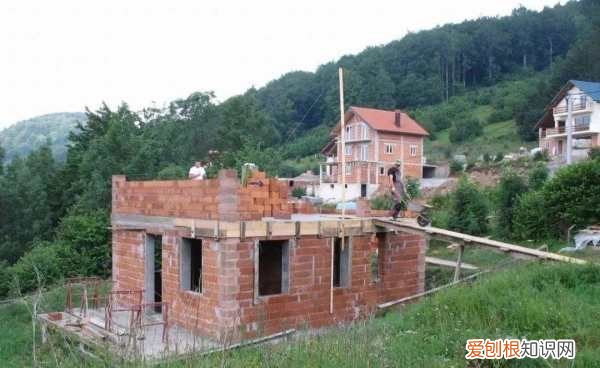 土地确权后还可以建房，农村宅基地确权后怎么改名字