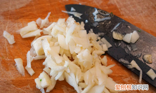 蛤蜊肉用去黑色的东西，花甲肉里面的黑的要不要清理