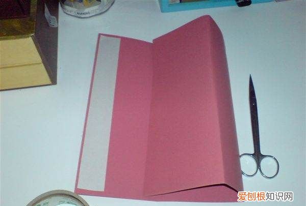 如何自制三角形立体名牌,自制三角形立体名牌需要多长多宽的卡纸