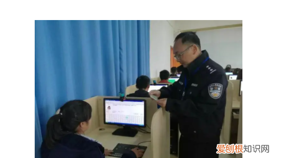 如何在网上用软件模拟驾考，驾考宝典如何模拟考试科目一