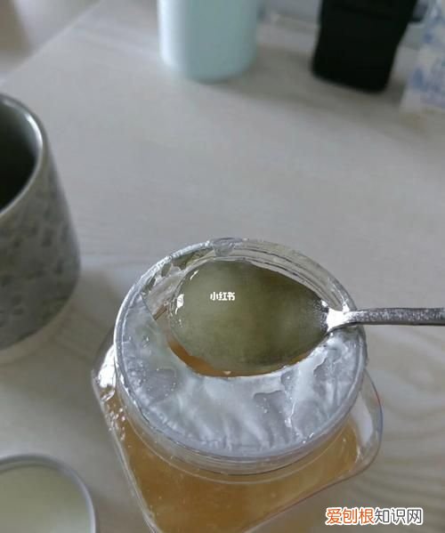蜂蜜沉淀物很粗像白糖能吃