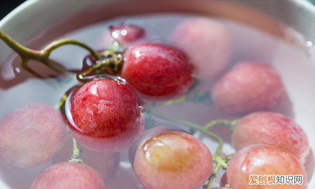 洗葡萄用盐还是用面粉