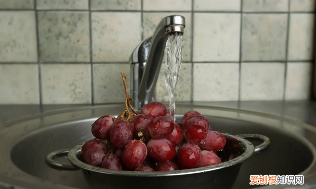 洗葡萄用盐还是用面粉