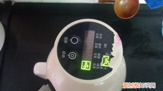 怎么用豆浆机打豆浆，全自动豆浆机怎么使用视频教程