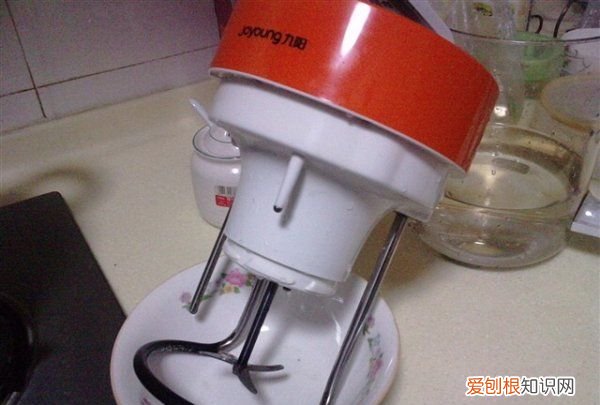 怎么用豆浆机打豆浆，全自动豆浆机怎么使用视频教程