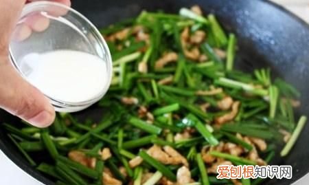 如何做春卷肉丝,韭菜肉丝春卷的做法窍门