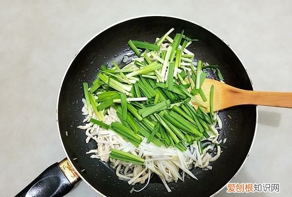 如何做春卷肉丝,韭菜肉丝春卷的做法窍门