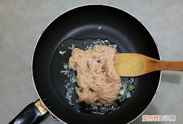 如何做春卷肉丝,韭菜肉丝春卷的做法窍门