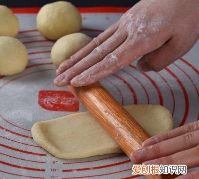 脆底蜂蜜小面包味道松软迷人,法式蜂蜜脆底小面包