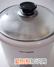 莲藕炖鸡汤怎么做，鸡汤里面可以放莲藕吗