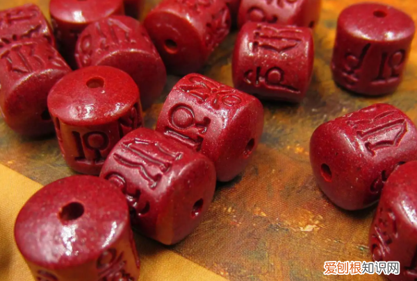 朱砂手链怎么分辨真假，朱砂手镯怎么辨认是真是假