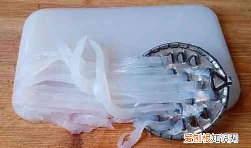 天气热吃什么样的凉粉最合适,自制凉粉天气炎热多吃凉粉