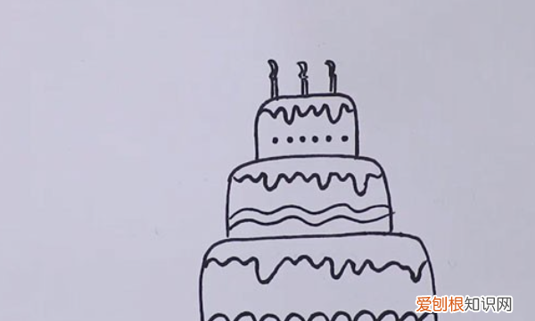 生日蛋糕怎么画又漂亮，简单的生日蛋糕怎么画呢