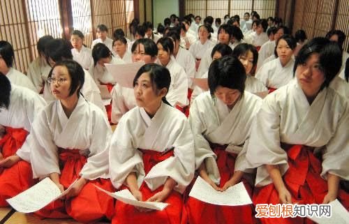 你的名字巫女三叶图片高清壁纸 巫女三叶